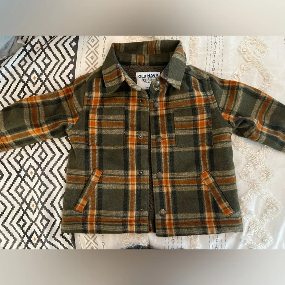 LIKE NEW Old Navy fleece lined coat